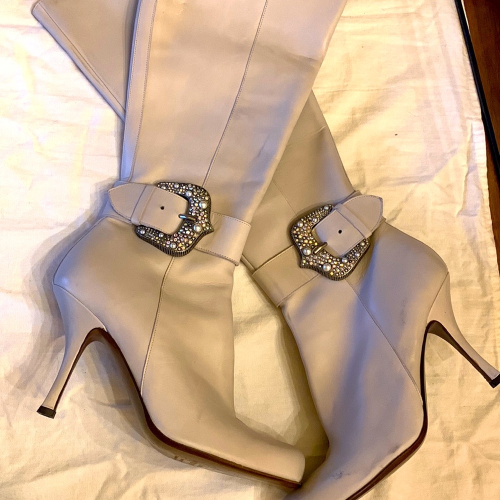 Donald Pliner ivory leather heeled boots with jeweled buckle size 10
